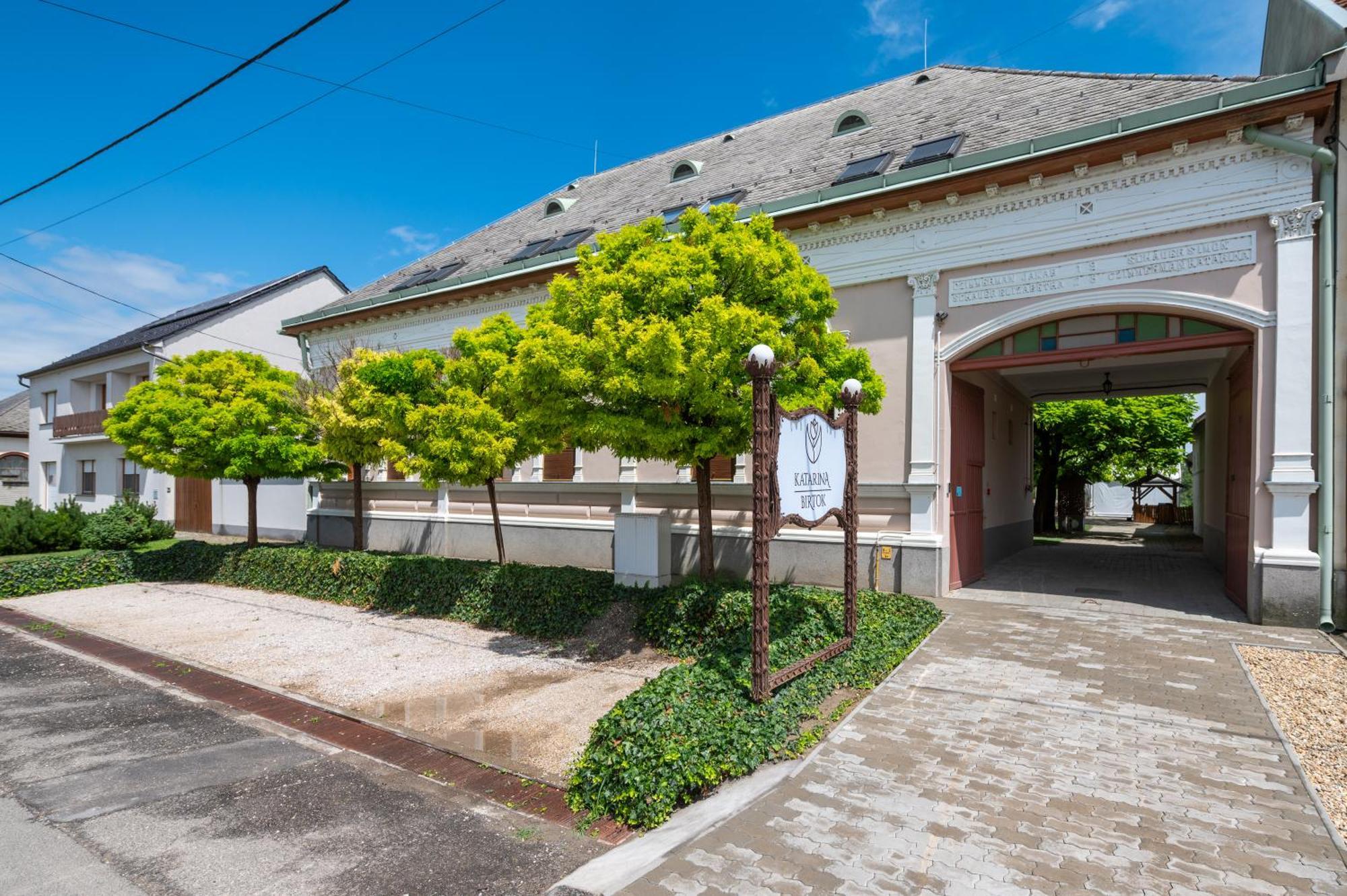 Katarina Birtok Bed & Breakfast Nemesnadudvar Exterior foto